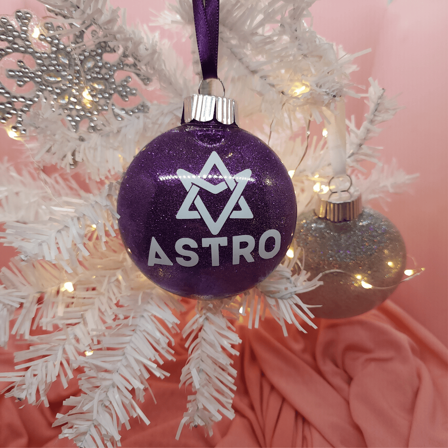 Astro | Ornaments